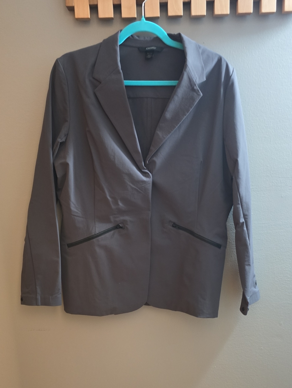 OGIO Women's Gray Single-Button Blazer with Zip Pockets